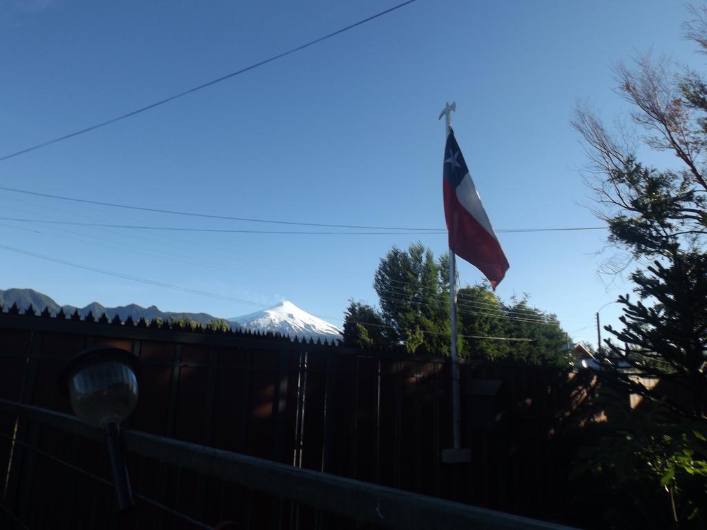 Hostal El Nogal Pucon Exterior photo